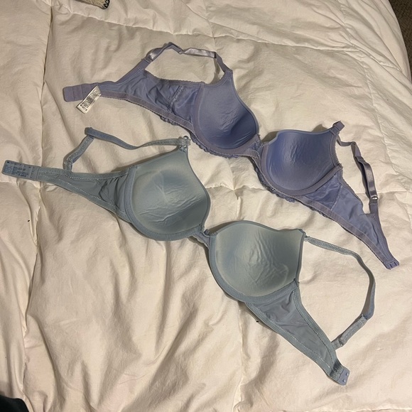 Bras - Picture 2 of 2